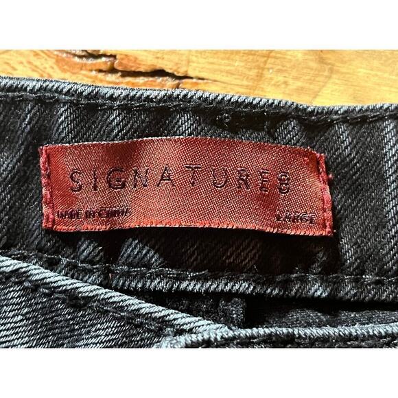 Signature 8 Women's Cut off Black Denim Shorts. Button Fly. Sz. Large. - Picture 3 of 6